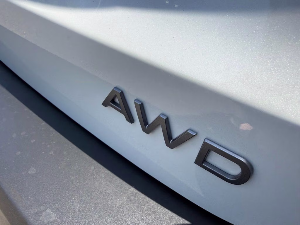 2026 Aspen White/Super Black Nissan Kicks SV AWD SUV