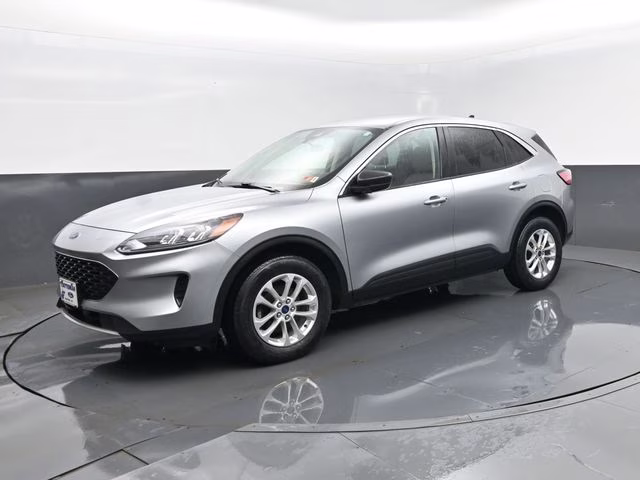 2022 Silver Metallic Ford Escape SE AWD SUV