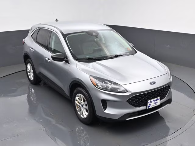 2022 Silver Metallic Ford Escape SE AWD SUV