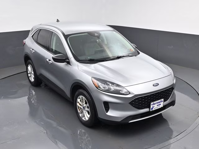 2022 Silver Metallic Ford Escape SE AWD SUV