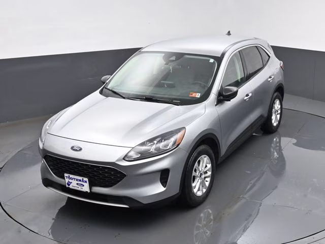 2022 Silver Metallic Ford Escape SE AWD SUV