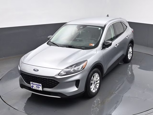 2022 Silver Metallic Ford Escape SE AWD SUV