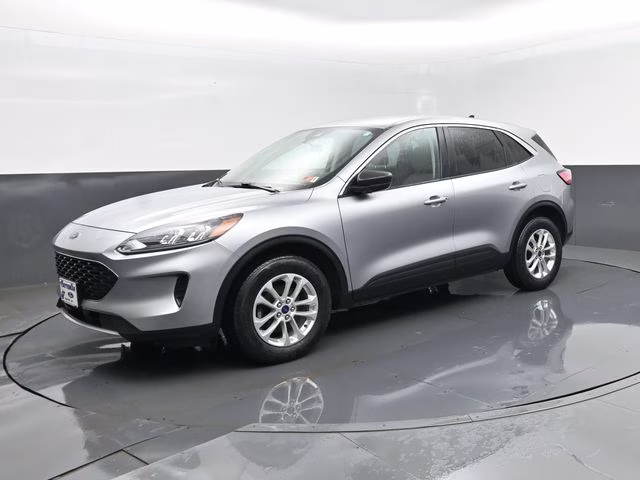 2022 Silver Metallic Ford Escape SE AWD SUV