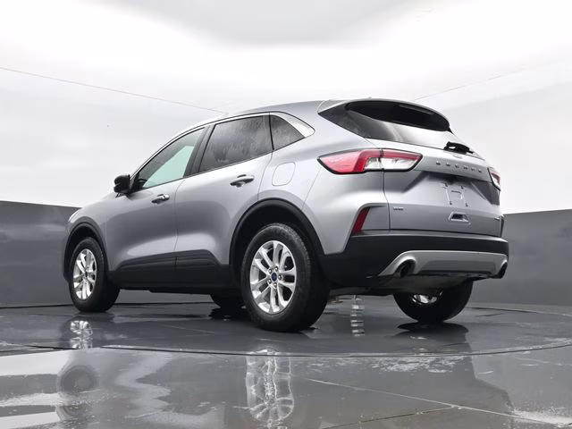 2022 Silver Metallic Ford Escape SE AWD SUV