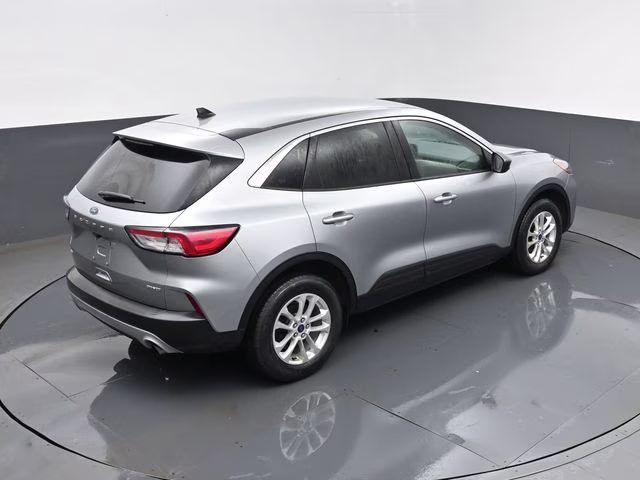 2022 Silver Metallic Ford Escape SE AWD SUV