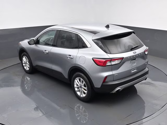 2022 Silver Metallic Ford Escape SE AWD SUV