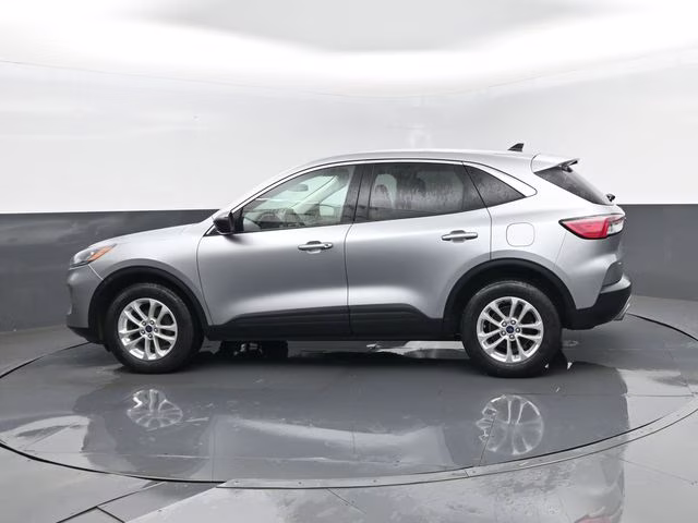 2022 Silver Metallic Ford Escape SE AWD SUV