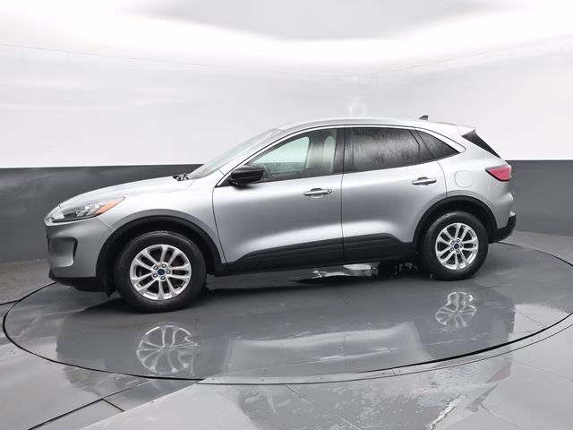 2022 Silver Metallic Ford Escape SE AWD SUV