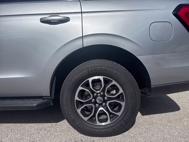 2024 Iconic Silver Metallic Ford Expedition XLT RWD SUV