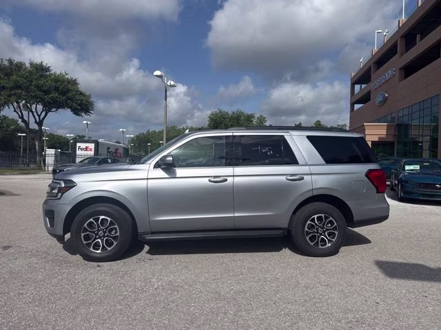2024 Iconic Silver Metallic Ford Expedition XLT RWD SUV