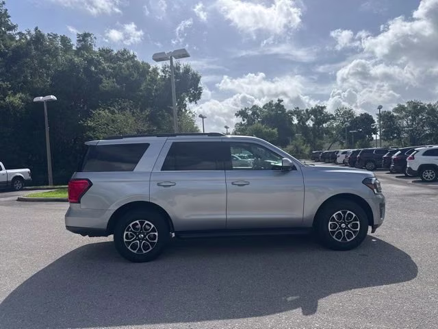 2024 Iconic Silver Metallic Ford Expedition XLT RWD SUV