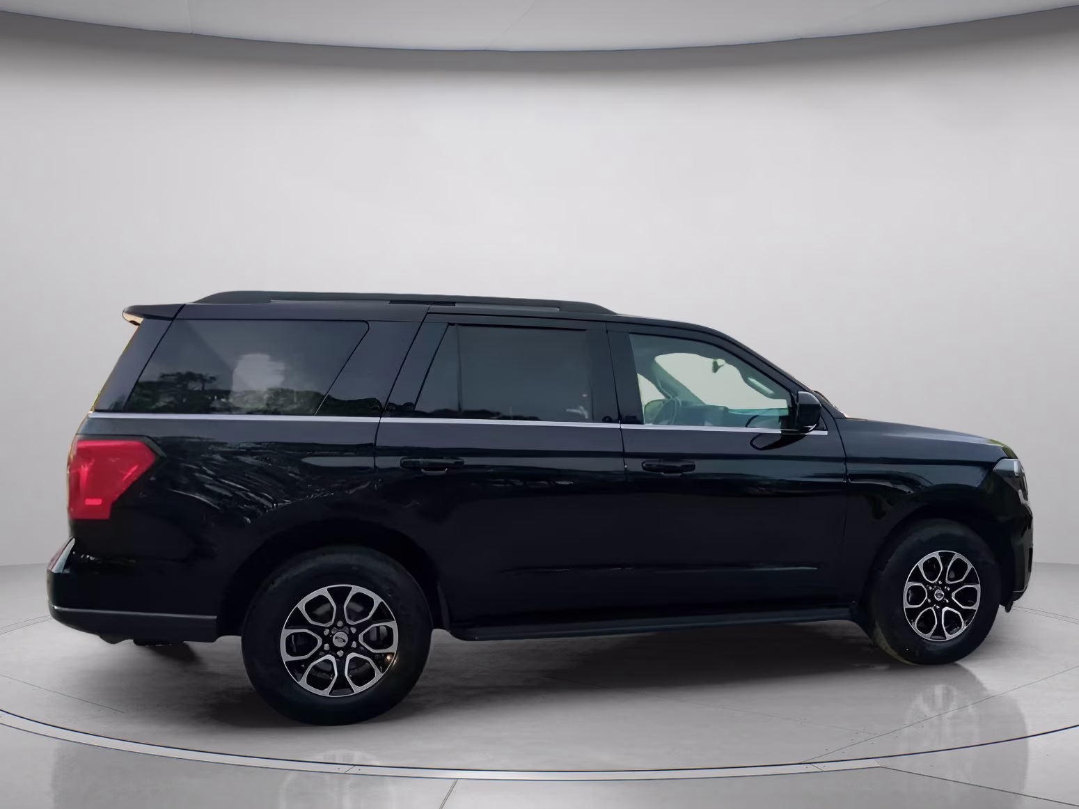 2024 Agate Black Metallic Ford Expedition XLT RWD SUV
