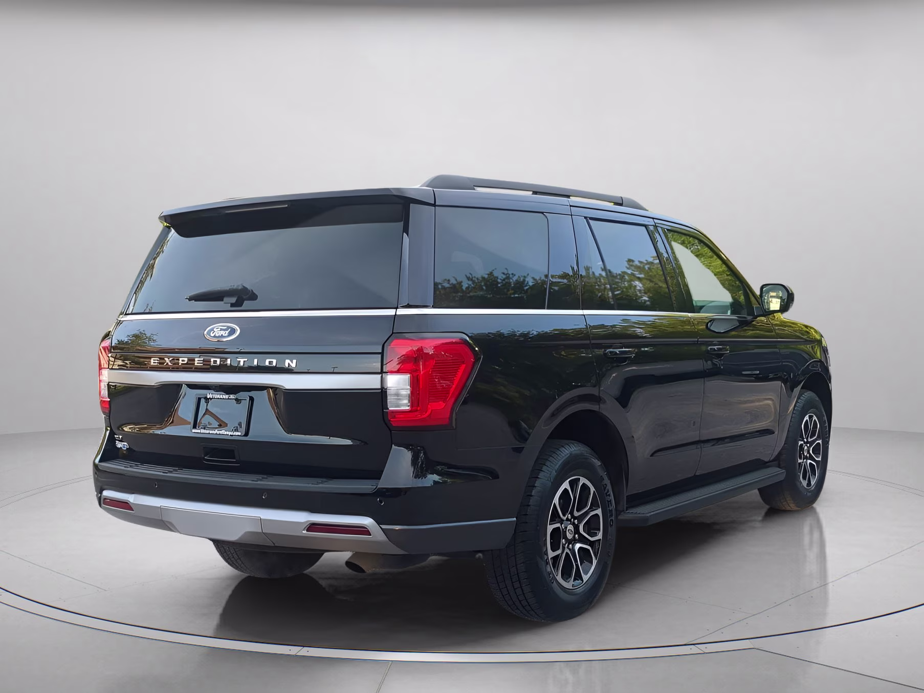 2024 Agate Black Metallic Ford Expedition XLT RWD SUV