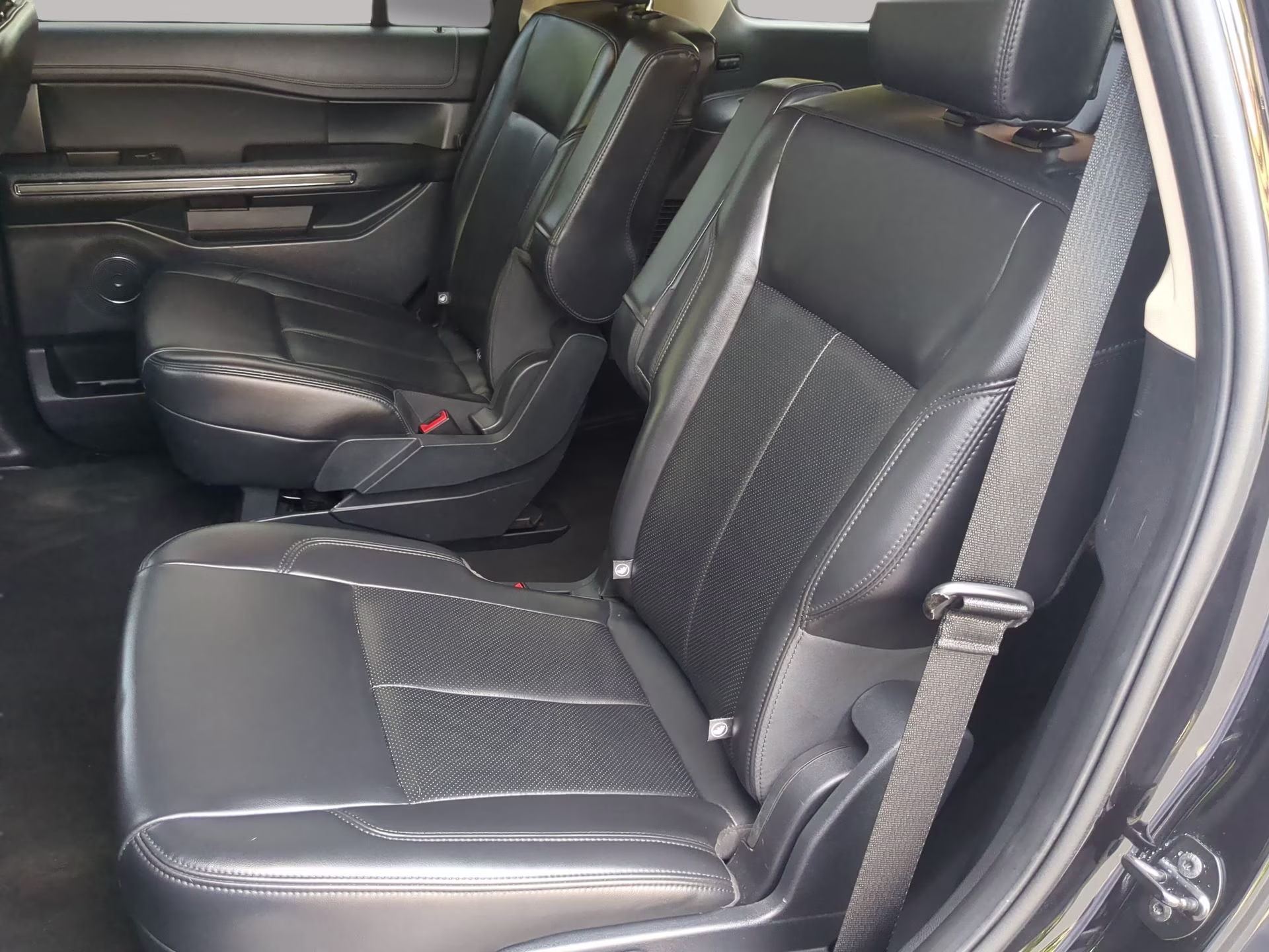 2024 Agate Black Metallic Ford Expedition XLT RWD SUV