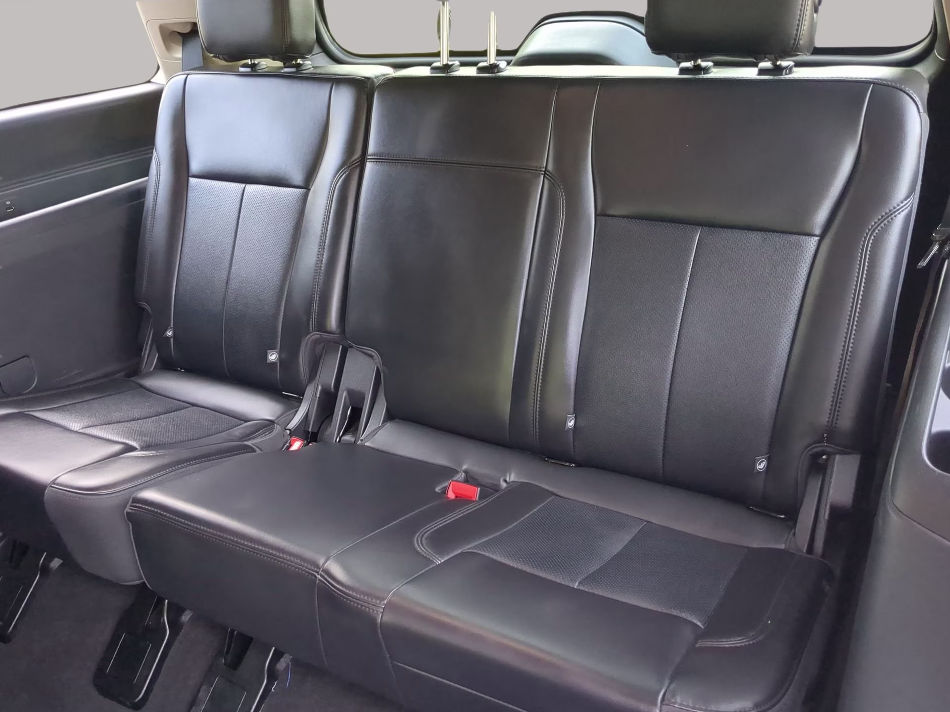 2024 Agate Black Metallic Ford Expedition XLT RWD SUV