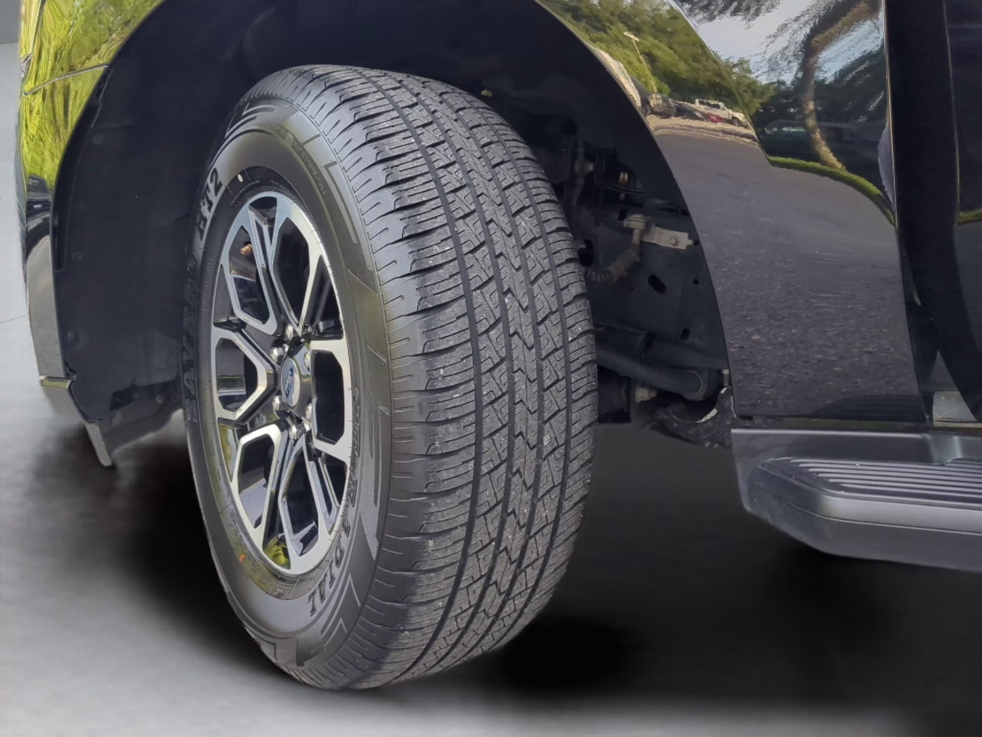 2024 Agate Black Metallic Ford Expedition XLT RWD SUV