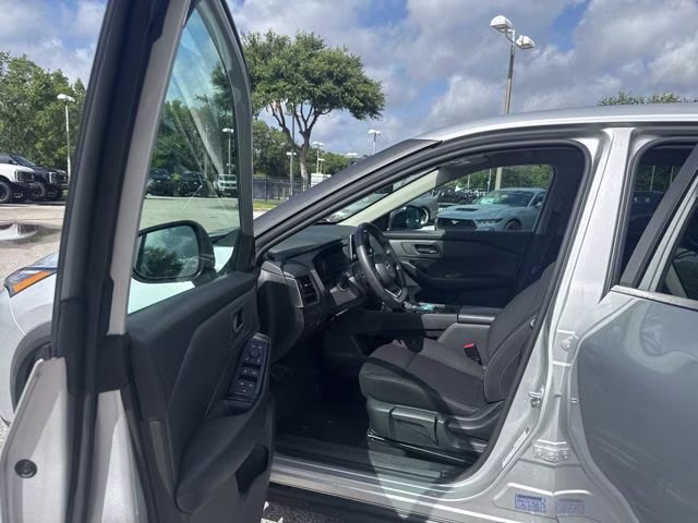 2024 Brilliant Silver Metallic Nissan Rogue S FWD SUV