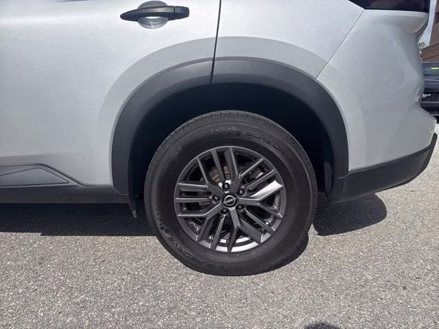 2024 Brilliant Silver Metallic Nissan Rogue S FWD SUV