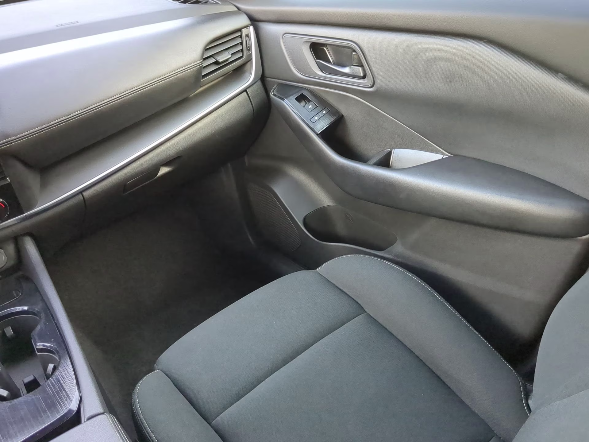 2024 Brilliant Silver Metallic Nissan Rogue S FWD SUV