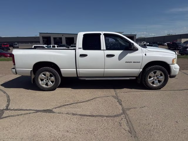 2002 White Dodge Ram 1500 SLT 4X4 Truck