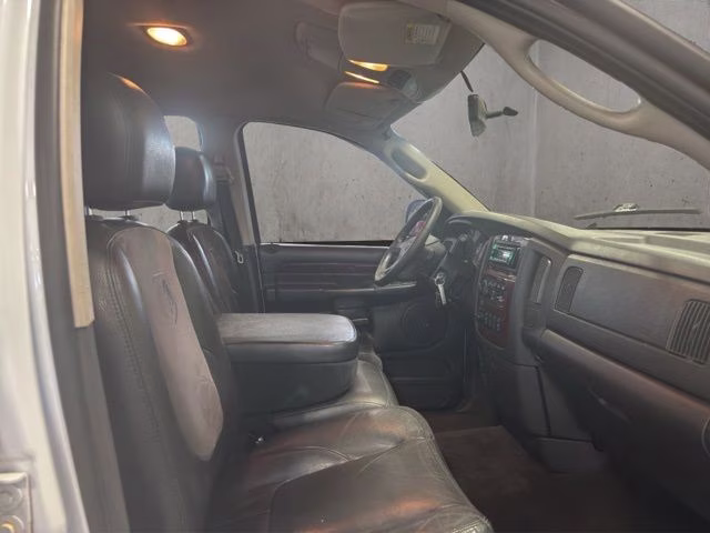 2002 Bright White Clearcoat Dodge Ram 1500 SLT 4X4 Truck