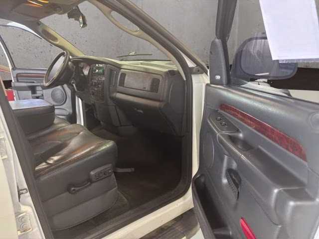 2002 Bright White Clearcoat Dodge Ram 1500 SLT 4X4 Truck