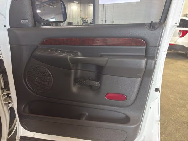 2002 Bright White Clearcoat Dodge Ram 1500 SLT 4X4 Truck