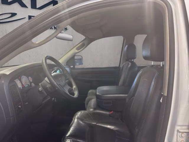 2002 Bright White Clearcoat Dodge Ram 1500 SLT 4X4 Truck