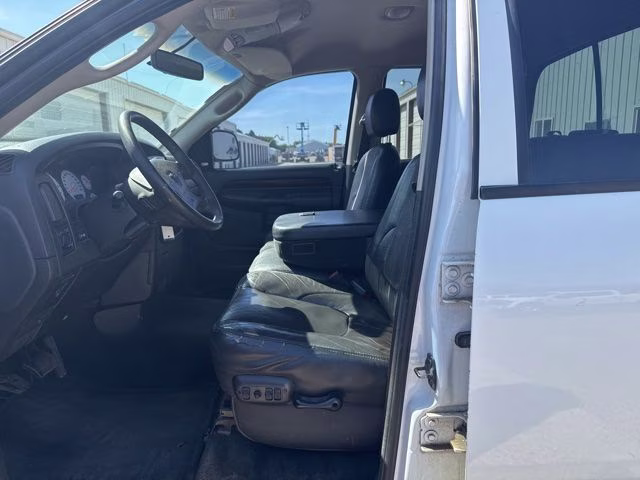2002 White Dodge Ram 1500 SLT 4X4 Truck