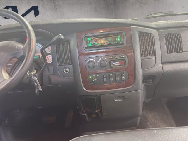 2002 Bright White Clearcoat Dodge Ram 1500 SLT 4X4 Truck
