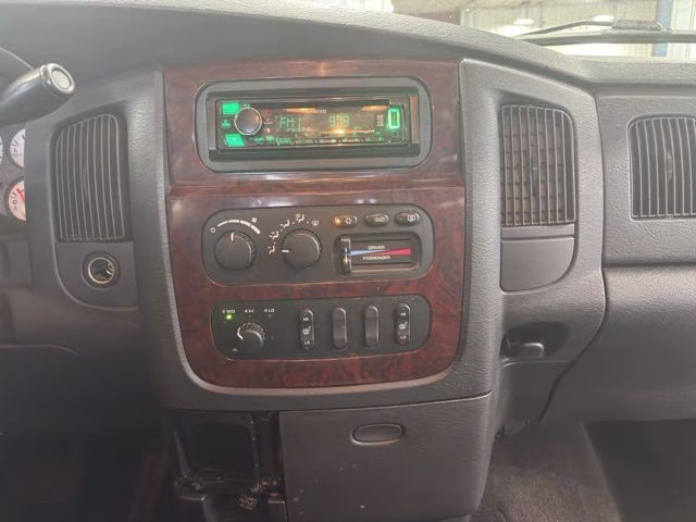 2002 Bright White Clearcoat Dodge Ram 1500 SLT 4X4 Truck