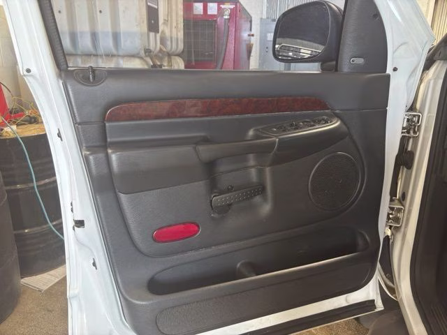2002 Bright White Clearcoat Dodge Ram 1500 SLT 4X4 Truck