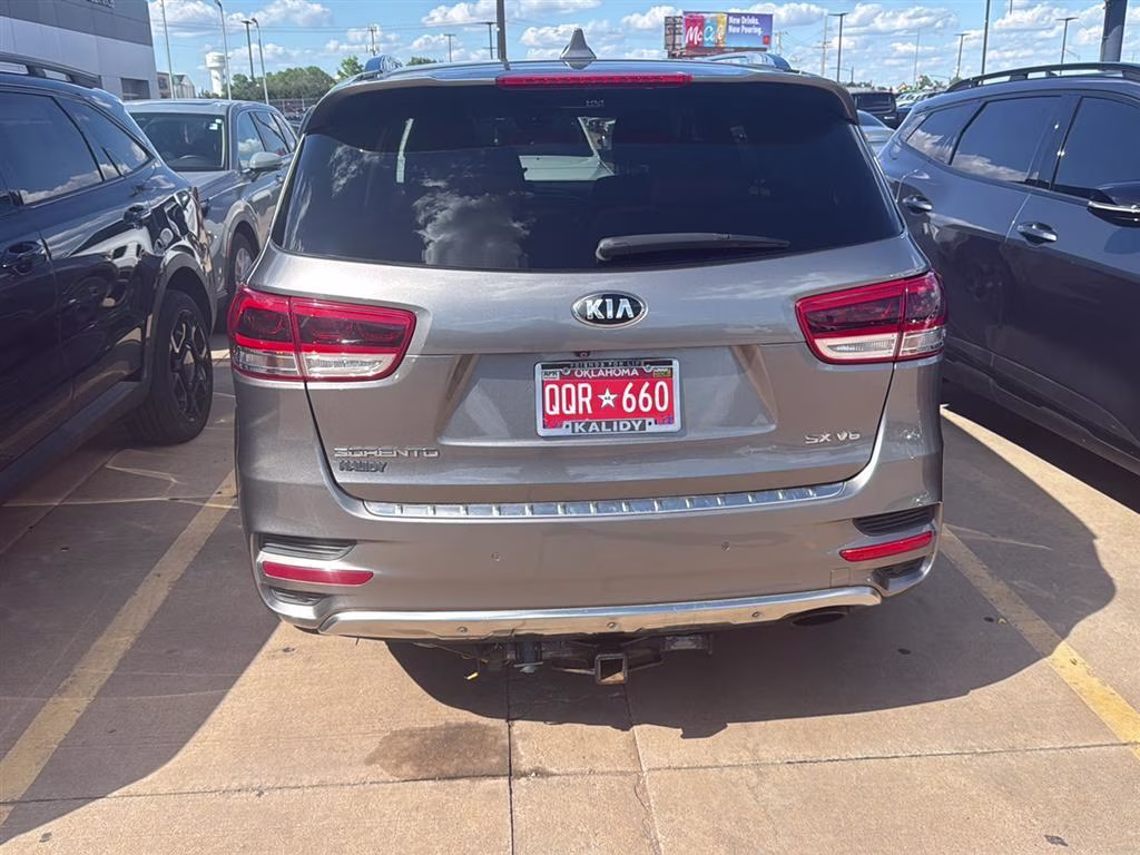 2017 Titanium Silver Kia Sorento SX V6 FWD SUV