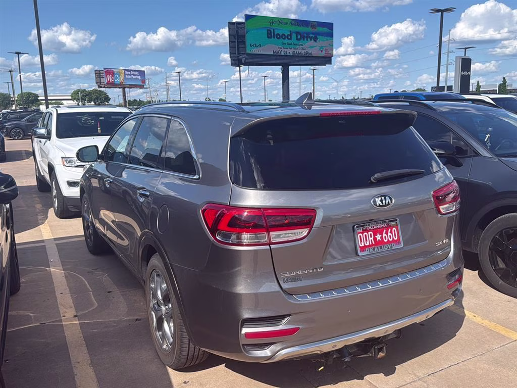 2017 Titanium Silver Kia Sorento SX V6 FWD SUV