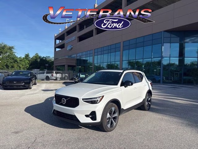 2026 Crystal White Volvo XC40 Plus AWD SUV