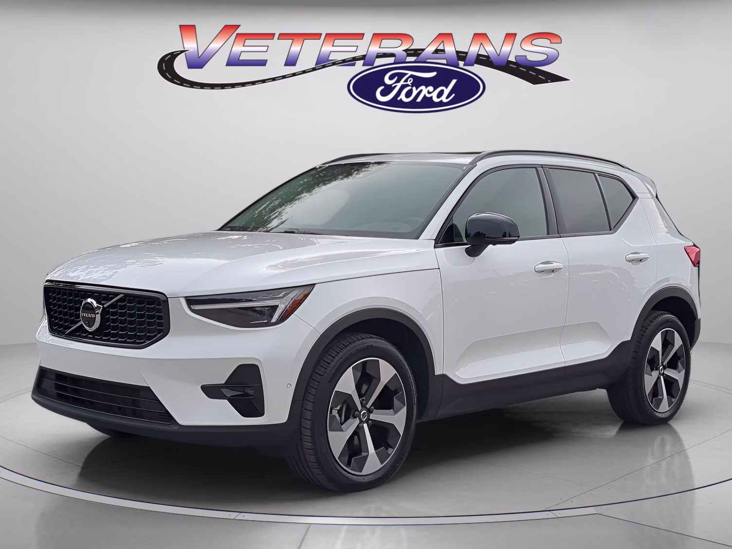 2026 Crystal White Volvo XC40 Plus AWD SUV