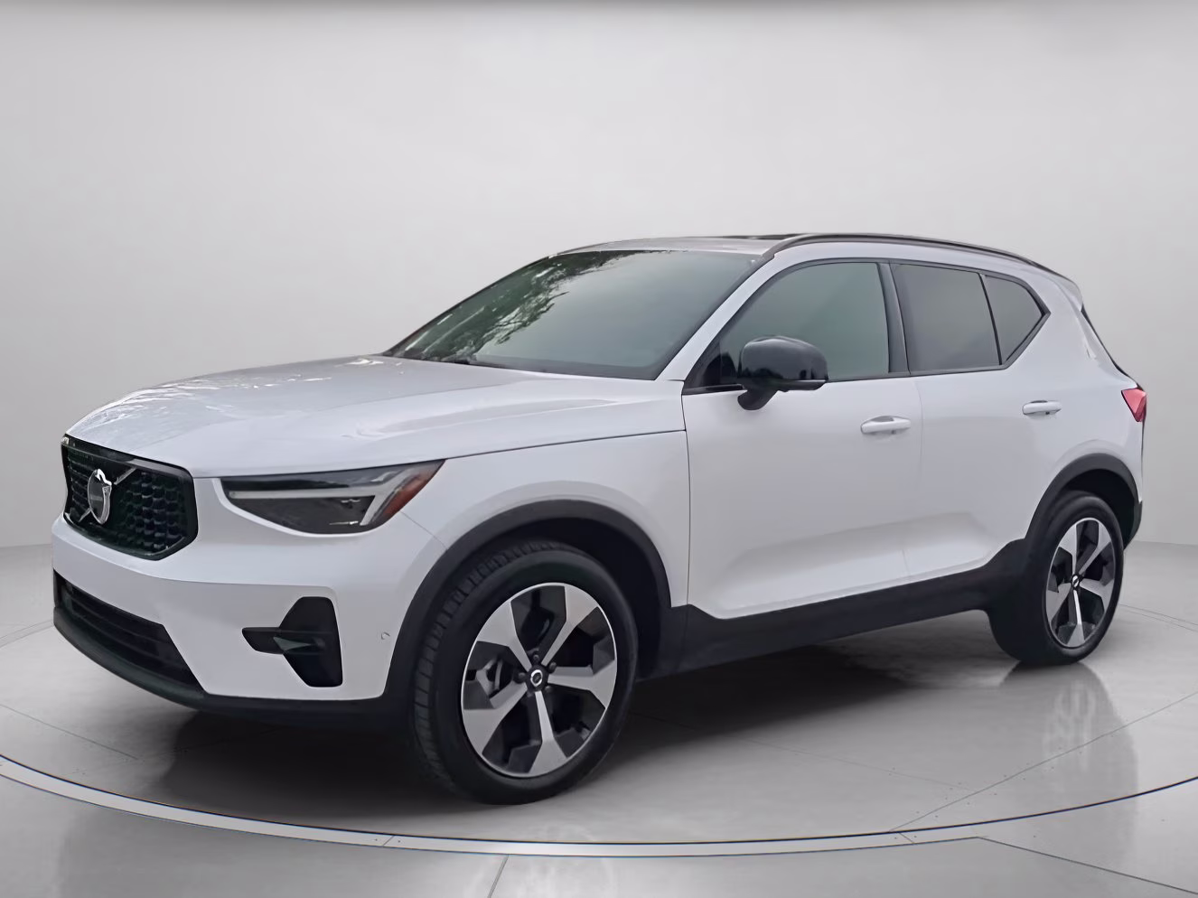 2026 Crystal White Volvo XC40 Plus AWD SUV