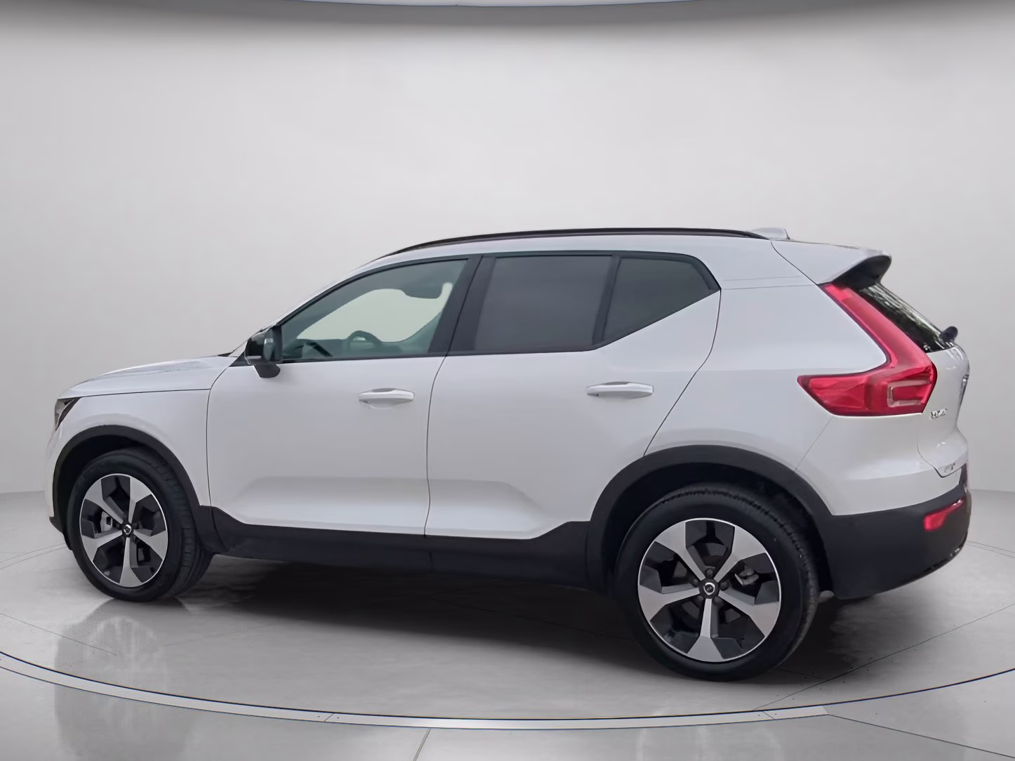 2026 Crystal White Volvo XC40 Plus AWD SUV