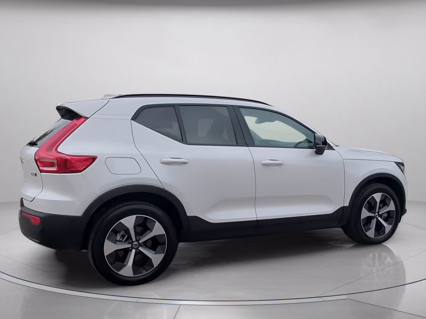 2026 Crystal White Volvo XC40 Plus AWD SUV