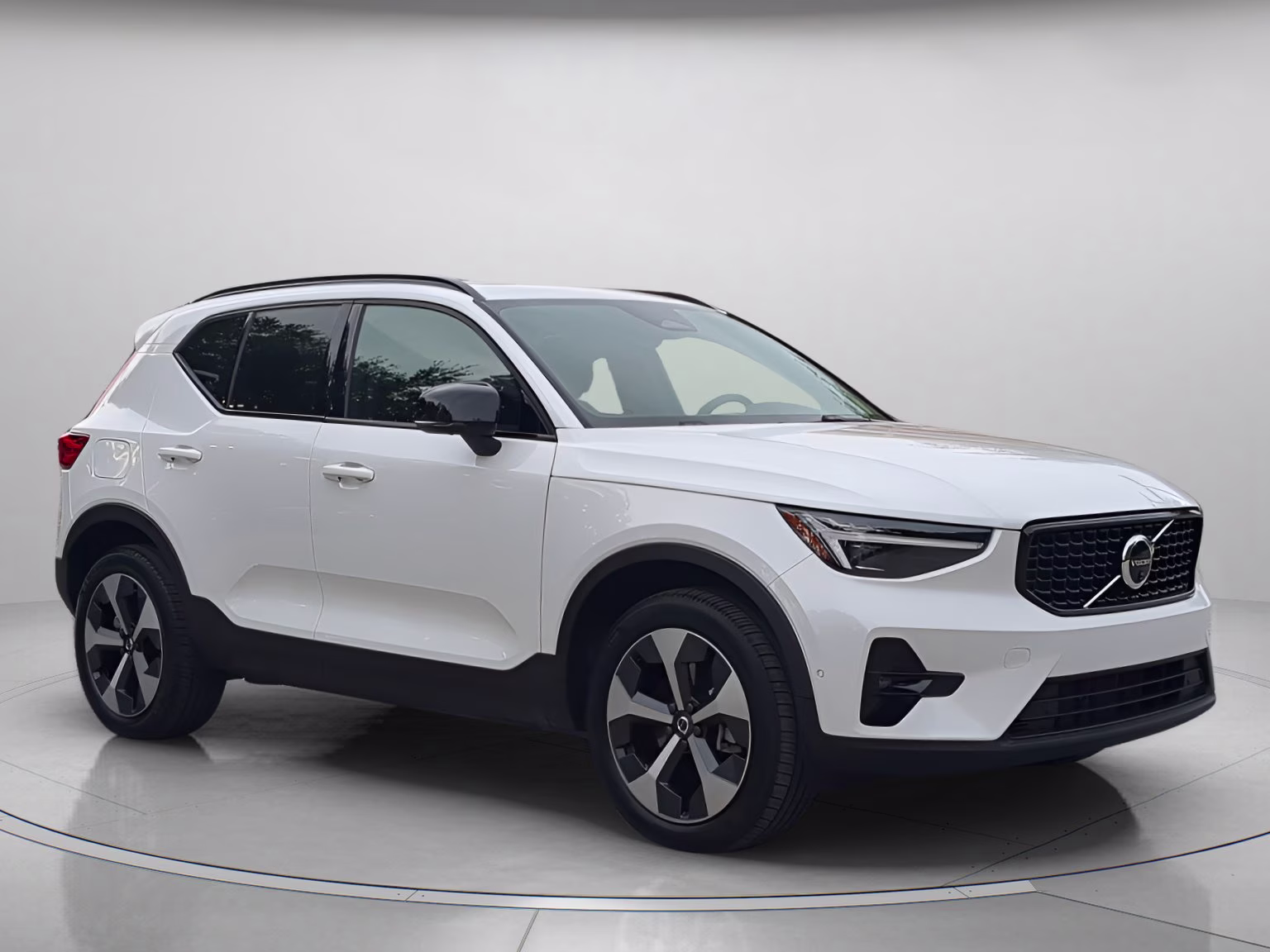 2026 Crystal White Volvo XC40 Plus AWD SUV
