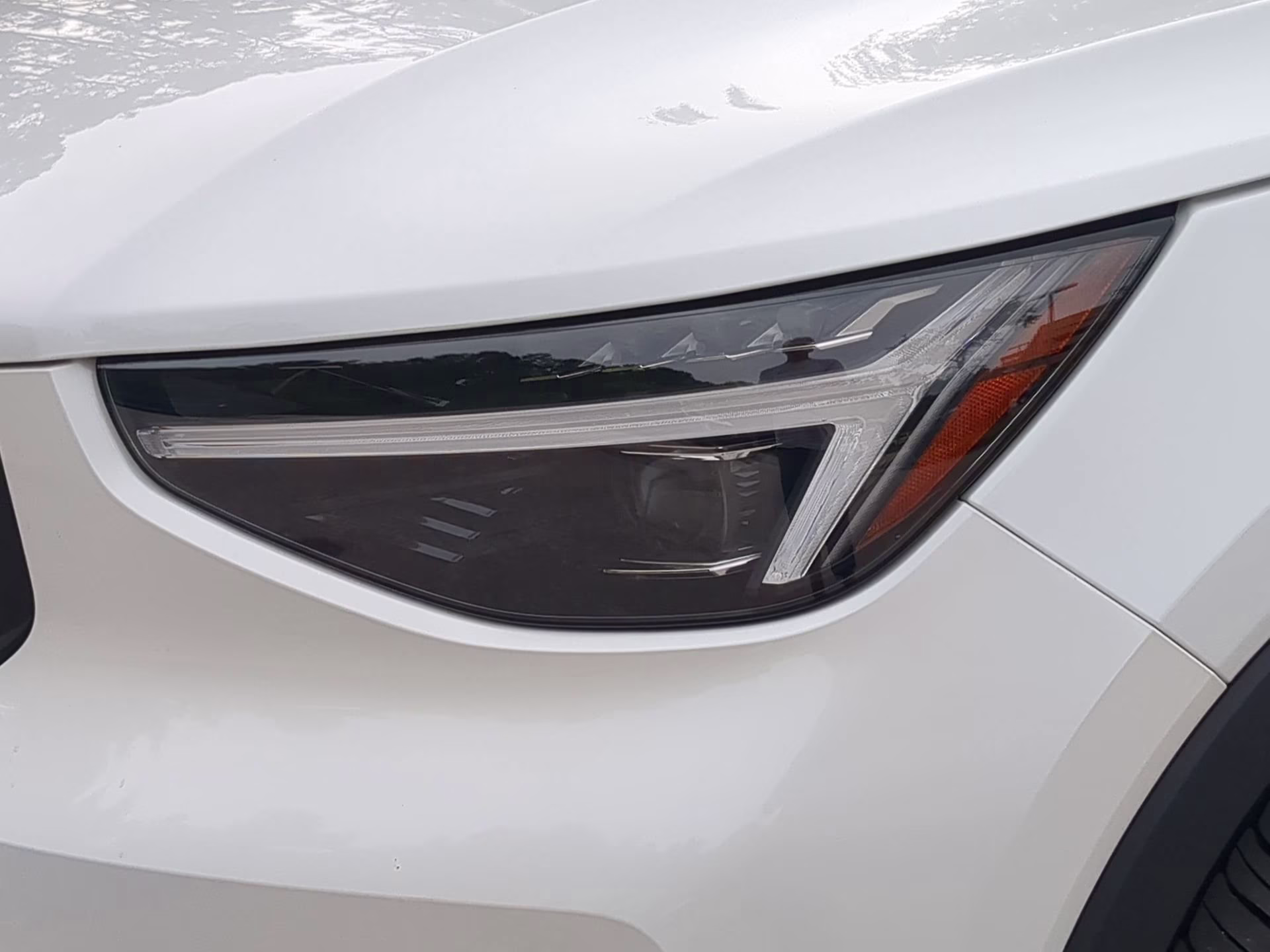 2026 Crystal White Volvo XC40 Plus AWD SUV