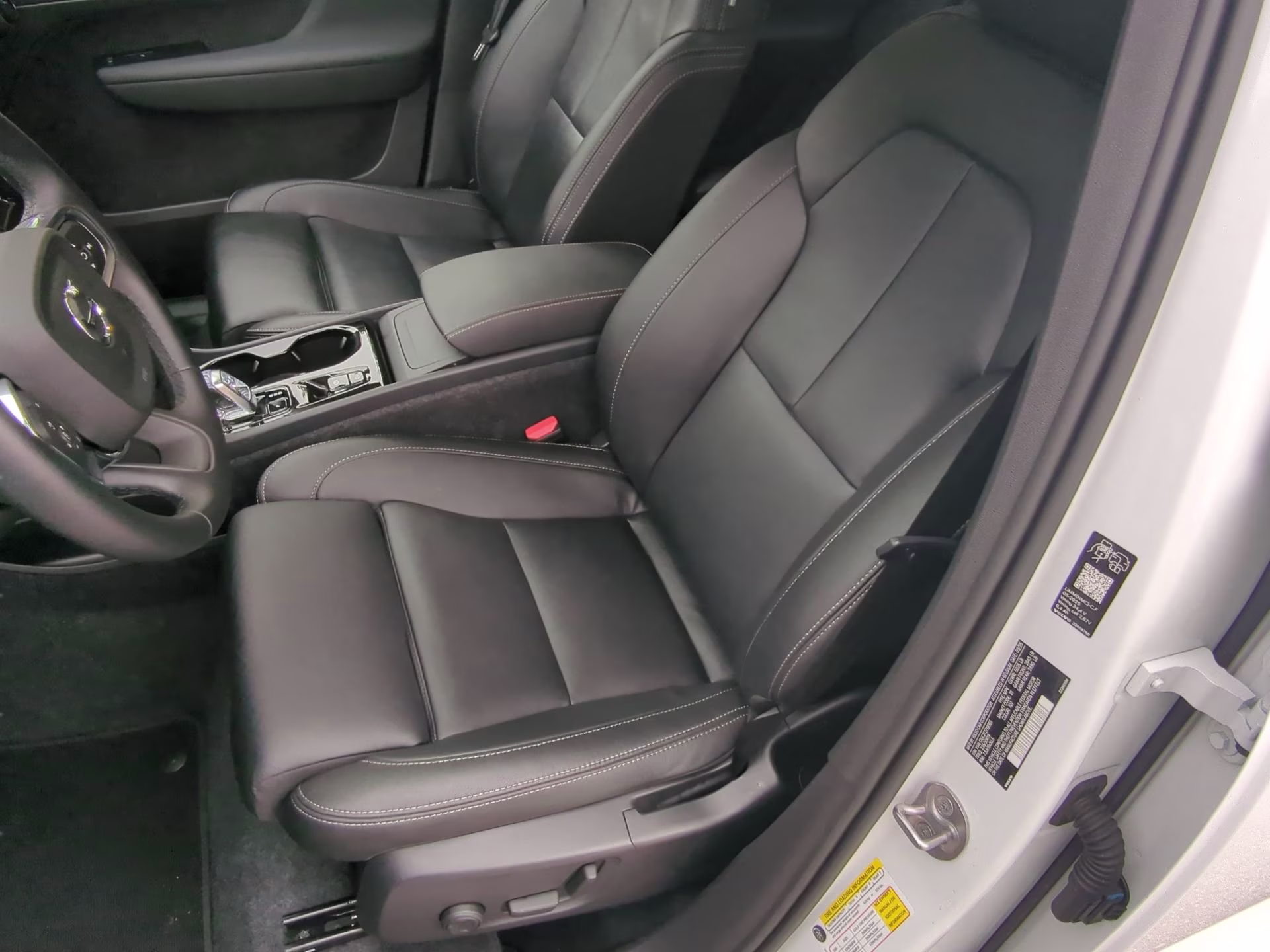 2026 Crystal White Volvo XC40 Plus AWD SUV
