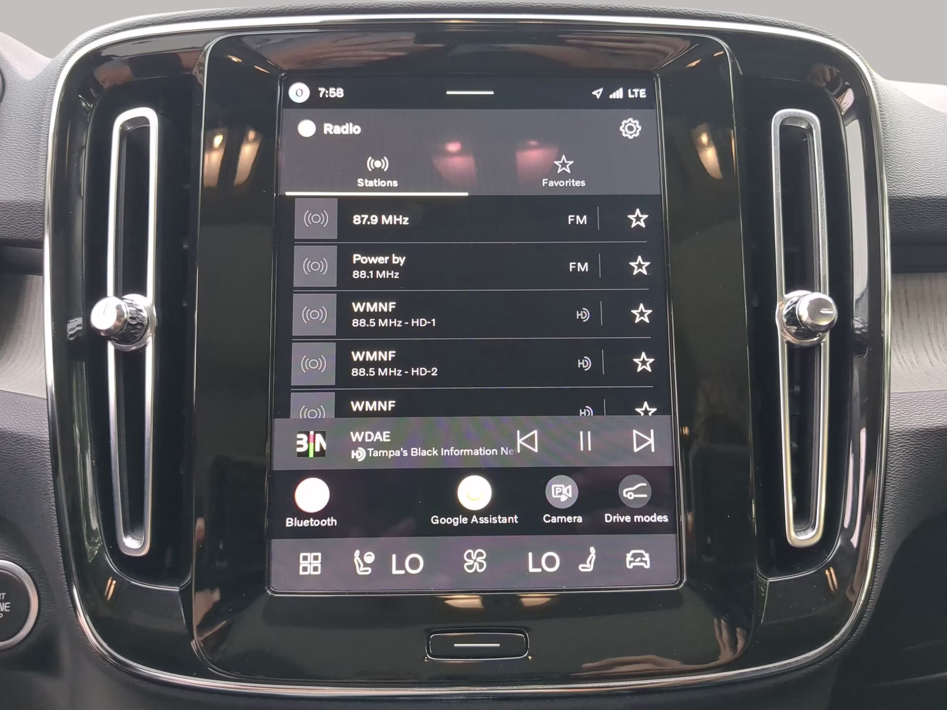 2026 Crystal White Volvo XC40 Plus AWD SUV