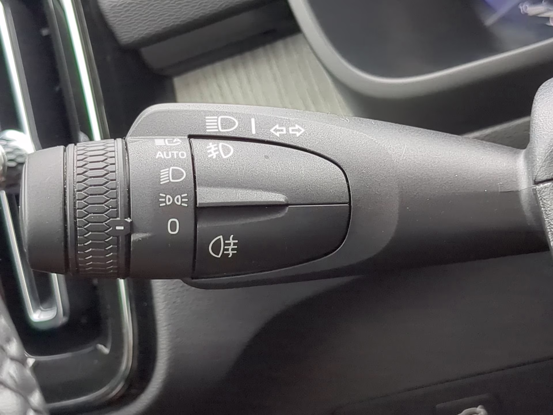 2026 Crystal White Volvo XC40 Plus AWD SUV