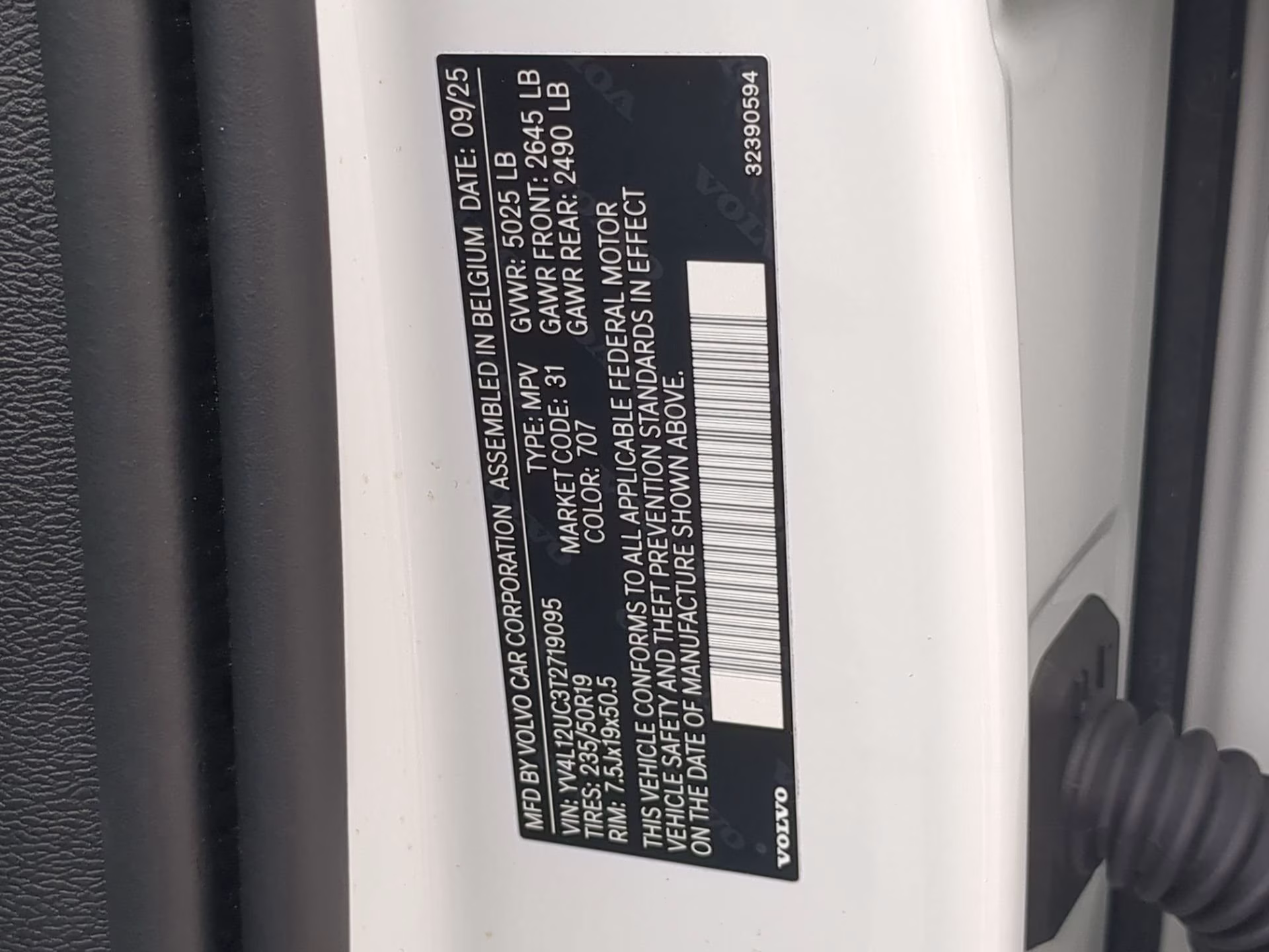 2026 Crystal White Volvo XC40 Plus AWD SUV