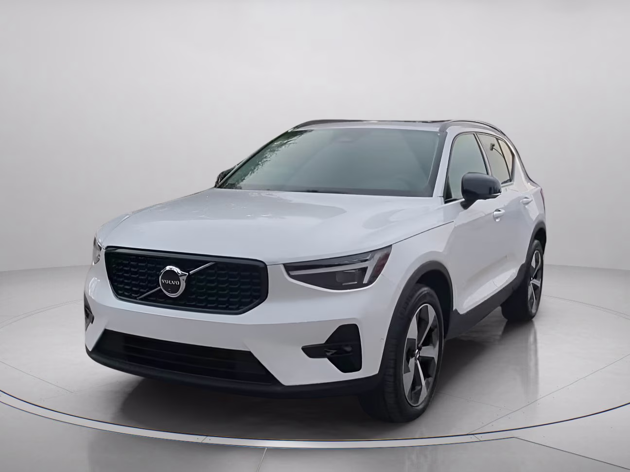 2026 Crystal White Volvo XC40 Plus AWD SUV