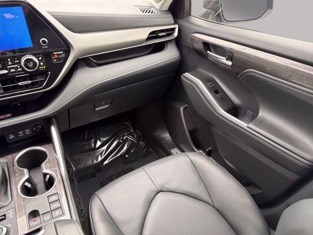 2026 Midnight Black Metallic Toyota Highlander Limited AWD SUV
