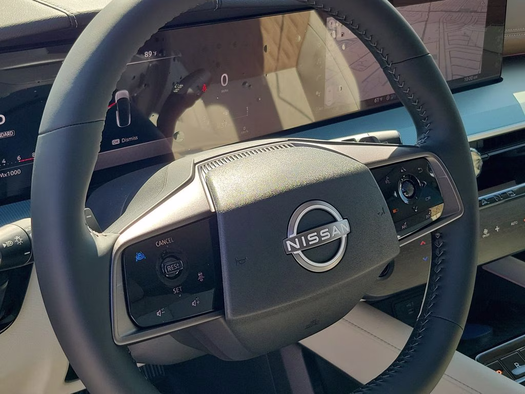 2026 Everest White Pearl/Black Nissan Murano Platinum AWD SUV