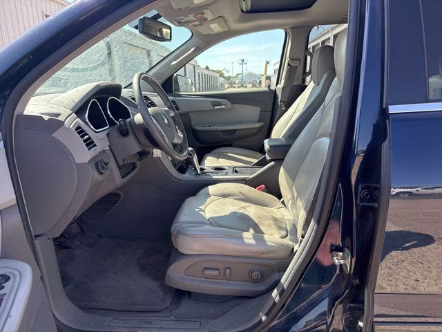 2009 Blue Chevrolet Traverse LT AWD SUV