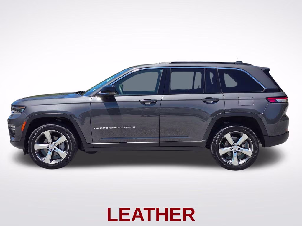 2025 Baltic Gray Metallic Clearcoat Jeep Grand Cherokee Limited 4X4 SUV